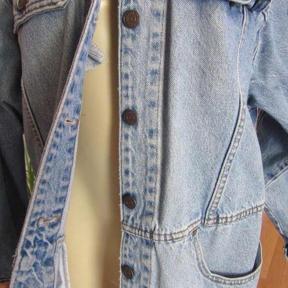 Vintage 90s Woman's Levis Longer Denim Jean Jacket Made in USA, SZ Medium - Picture 4 of 10